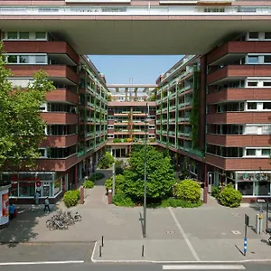 https://residenz-am-dom-boardinghouse-apartments.topcolognehotels.com
