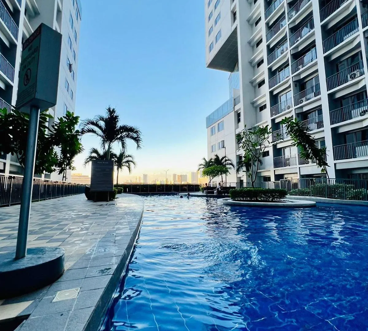 Shore 2 Residences Tower 2 パサイ アパートホテル